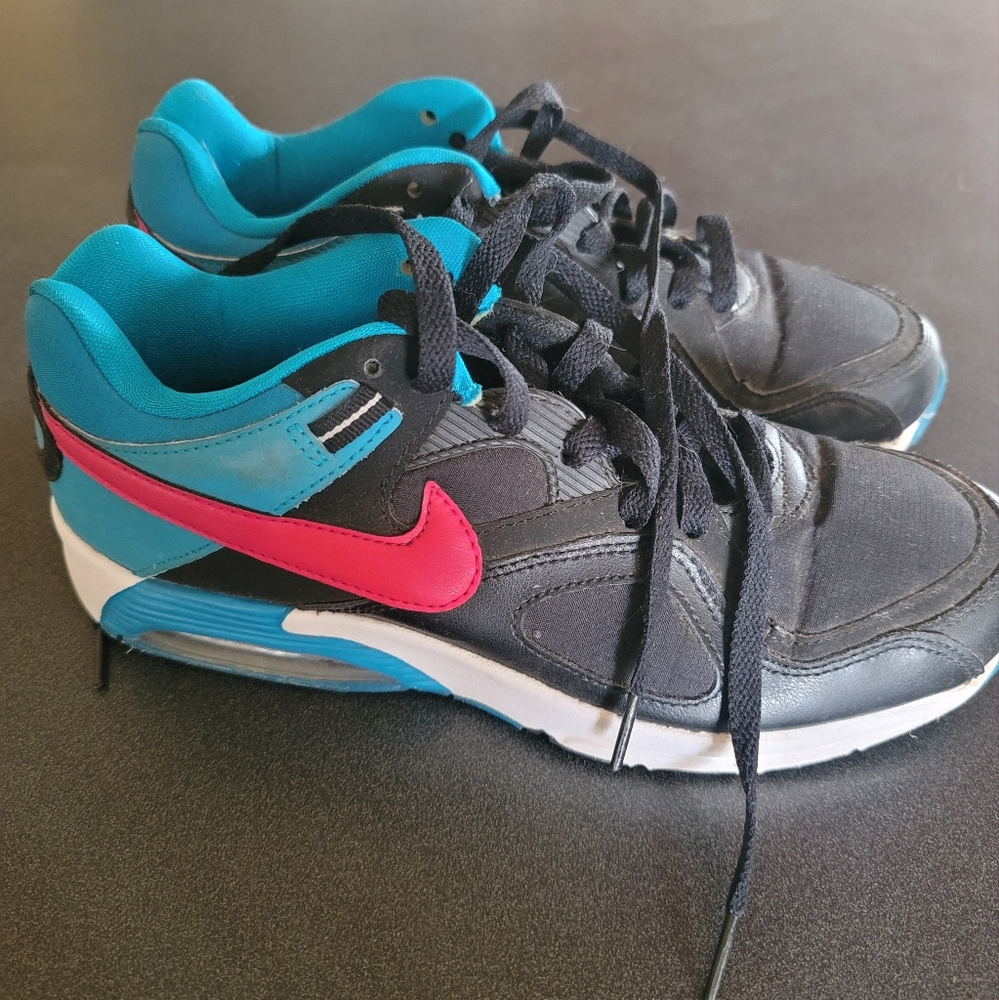 Womens Nike Air shoes size 8